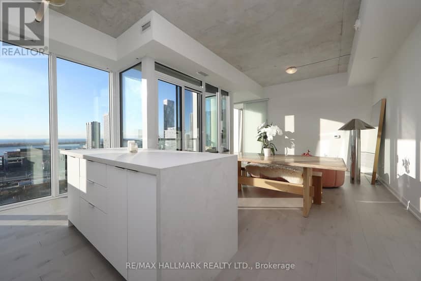 2604 - 158 Front Street E, Toronto, photo 2