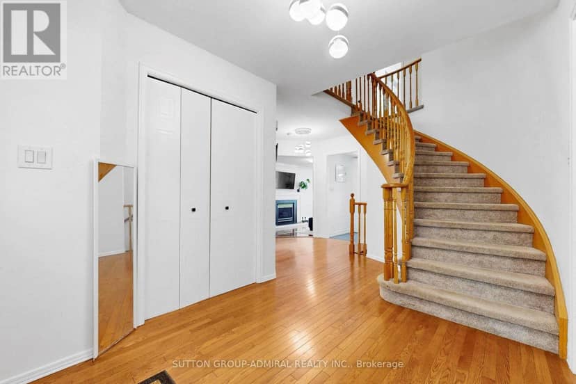 879 Peggoty Circle, Oshawa, photo 4