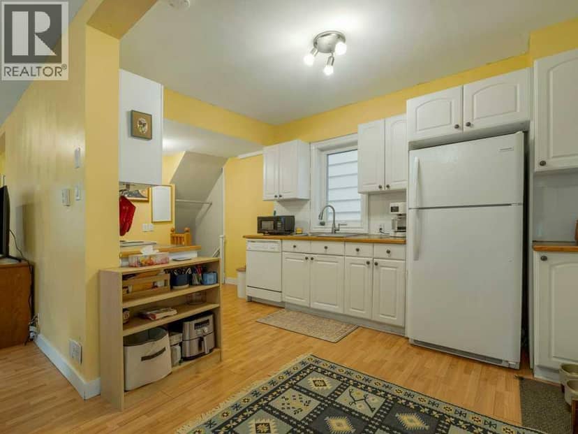 959 8 Street S — photo 18 of 40
