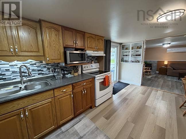 29 Lakeview Drive — photo 21 of 36
