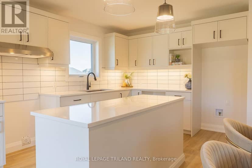 138 Benjamin Parkway — photo 4 of 34