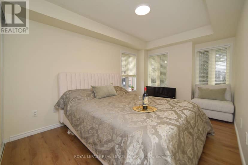 359 - 312 John Street — photo 21 of 24