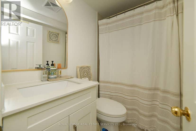 359 - 312 John Street — photo 18 of 24