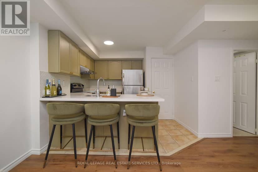 359 - 312 John Street — photo 12 of 24