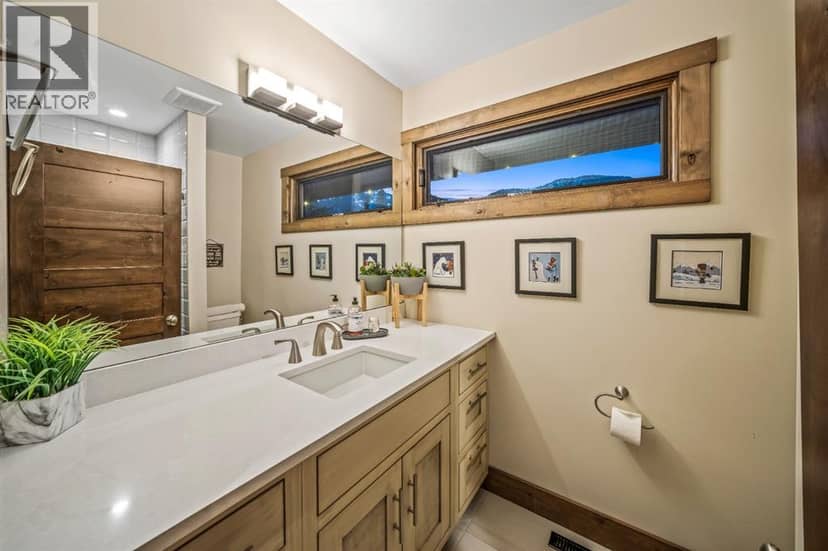 115 Spray Avenue — photo 17 of 40
