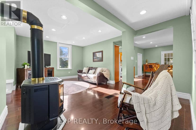156 Margaret Street — photo 11 of 40
