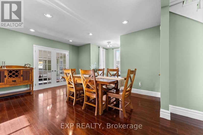 156 Margaret Street — photo 18 of 40