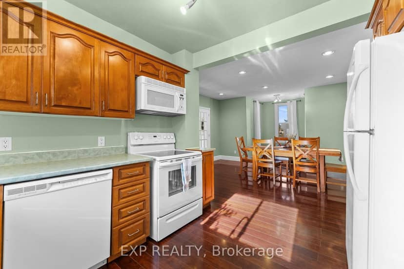 156 Margaret Street — photo 20 of 40