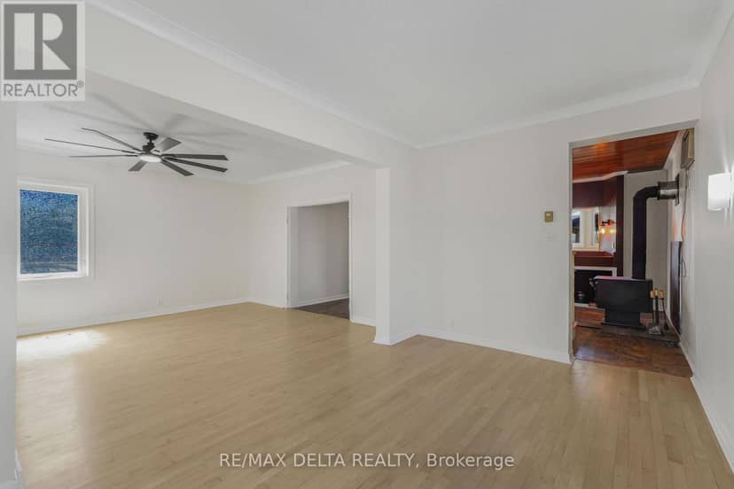 3668 Champlain Street — photo 17 of 27