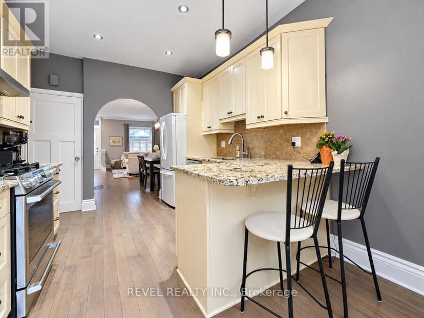 46 Newton Street — photo 11 of 30