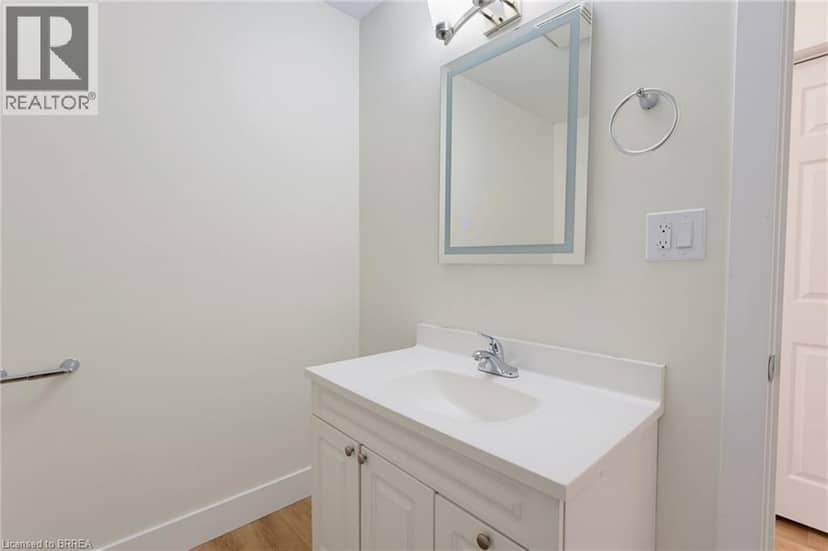 48 MAITLAND Street — photo 13 of 18