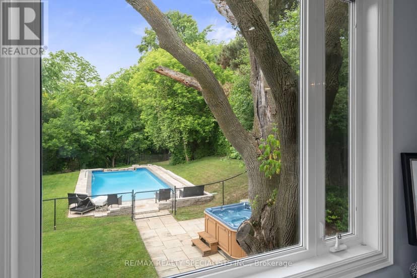 42 Heathview Avenue — photo 12 of 40