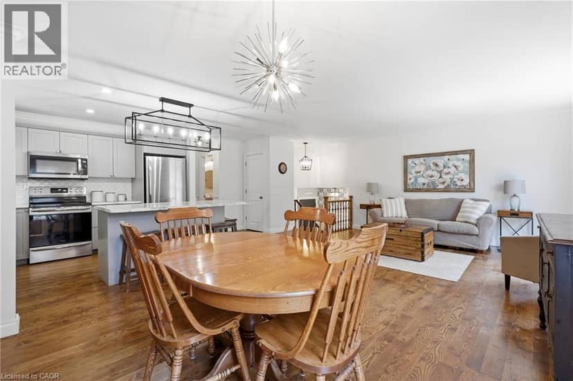 72 CRESTLYNN Crescent — photo 10 of 40