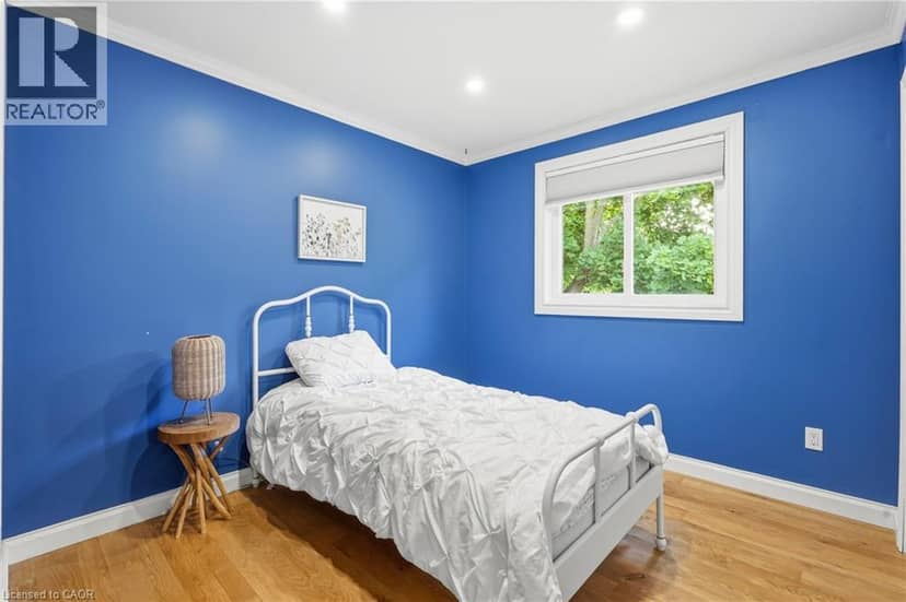 72 CRESTLYNN Crescent — photo 19 of 40