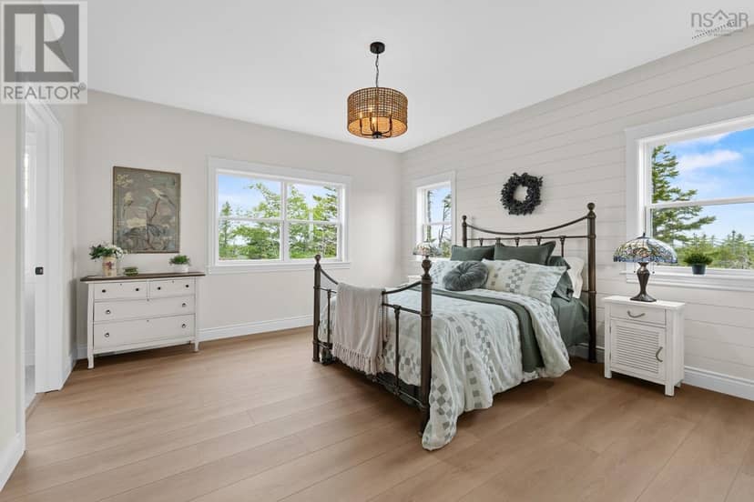 1097 Fleetwood Drive — photo 9 of 40