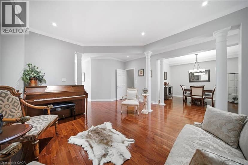 884 STOUTT Crescent, Milton, photo 6