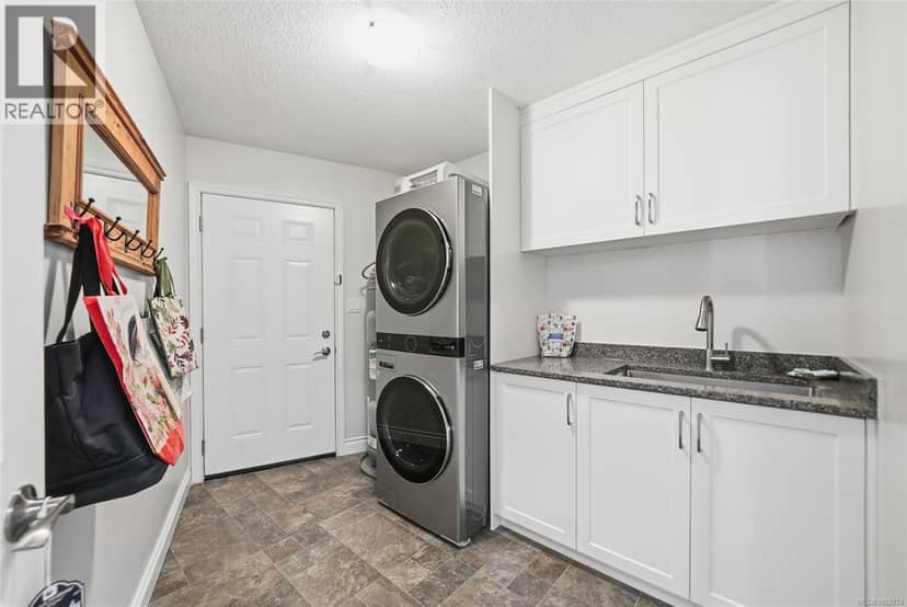 589 Belyea Rd — photo 15 of 40