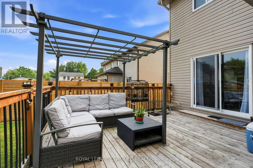 517 Victoria Street — photo 23 of 26