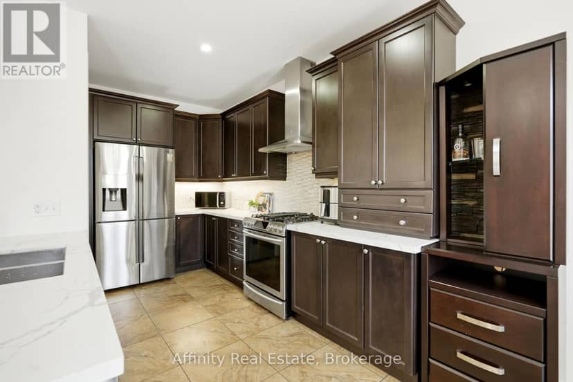 114 Chaumont Drive — photo 16 of 40