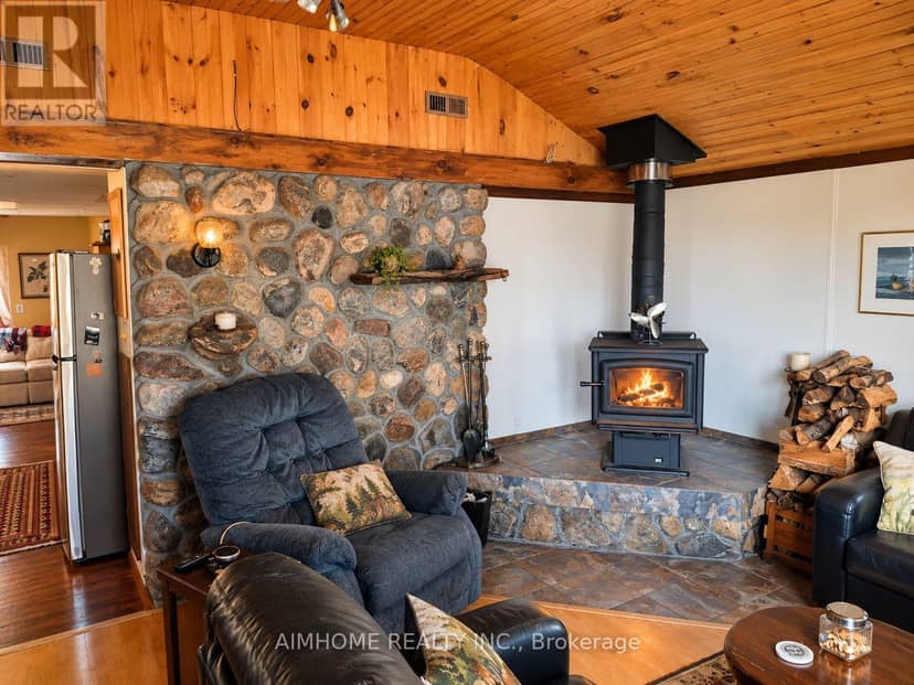 18 Ahmic Lake Road, Magnetawan, photo 7