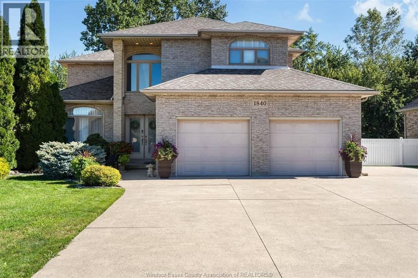 1840 Deslippe Drive — photo 5 of 40