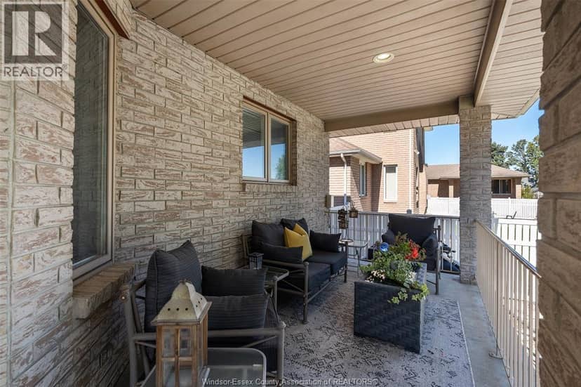 1840 Deslippe Drive — photo 11 of 40