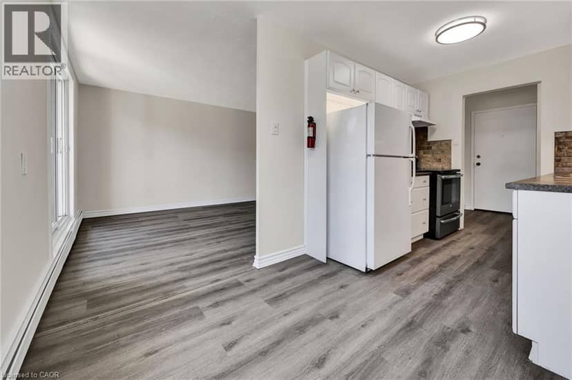 100 BRECKENRIDGE Drive Unit# 103 — photo 7 of 17