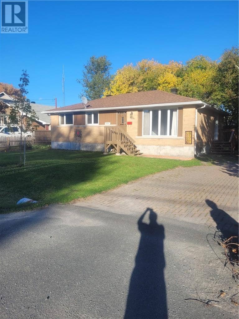 768 Danforth Avenue — photo 2 of 19