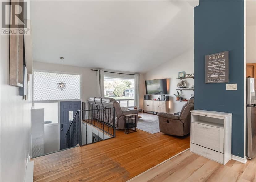 485 Alexander Street — photo 8 of 39