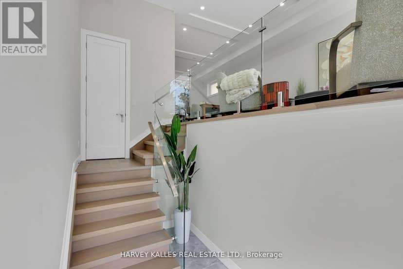 194 Sheldrake Boulevard — photo 4 of 32