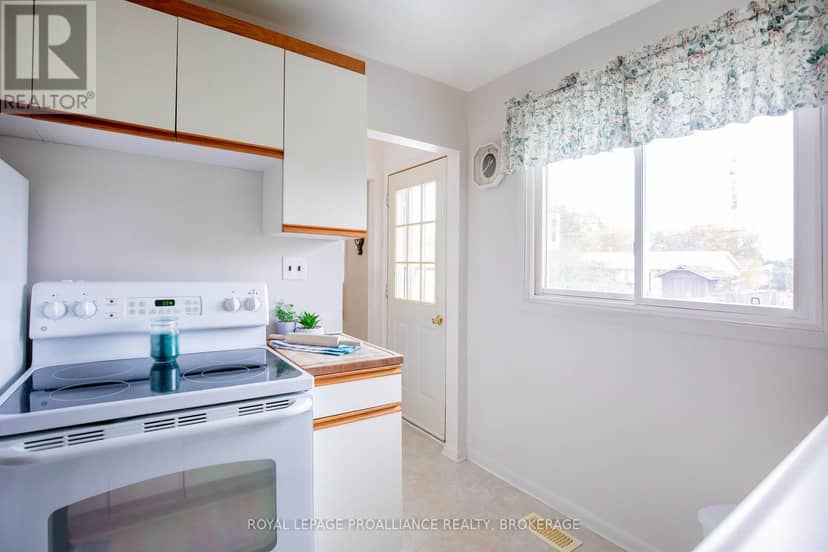 676 Willis Street, Kingston, photo 5