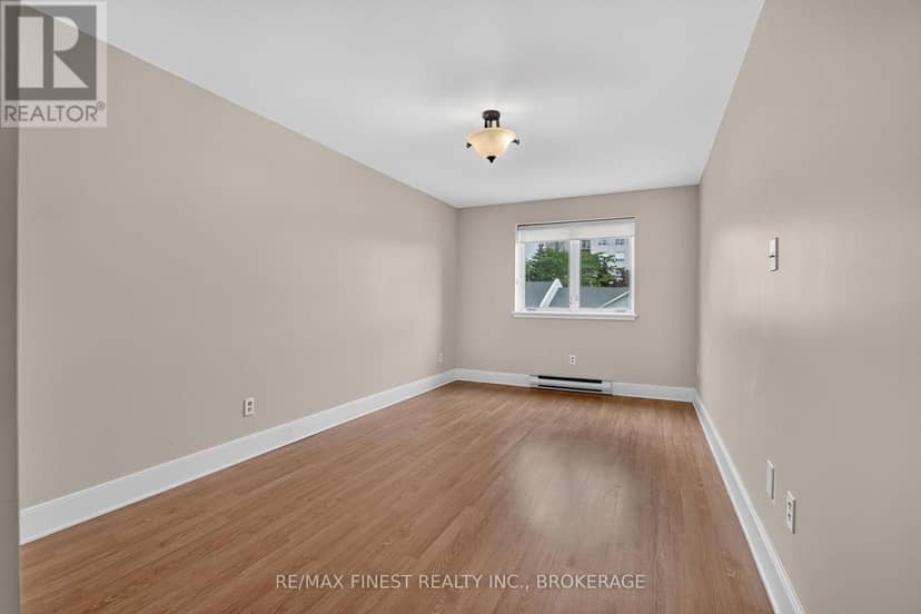 302 - 2 Bay Street — photo 27 of 40