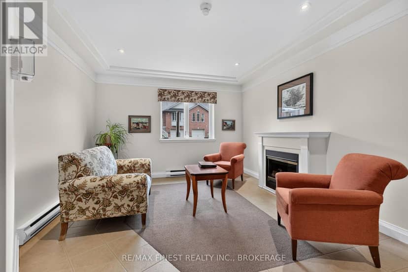 302 - 2 Bay Street, Kingston, photo 4