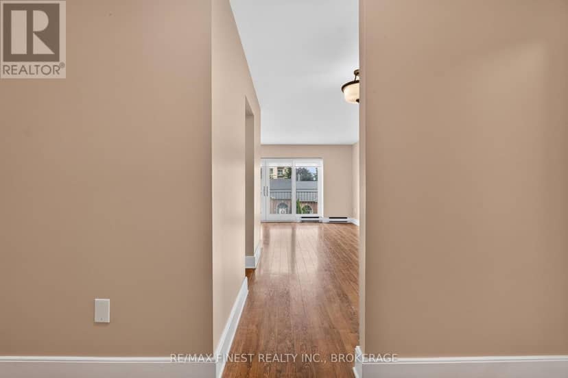 302 - 2 Bay Street, Kingston, photo 8
