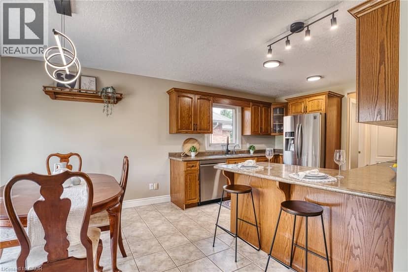 635 RIVERVIEW Drive — photo 15 of 40