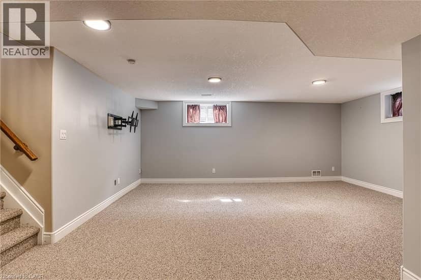 635 RIVERVIEW Drive — photo 29 of 40