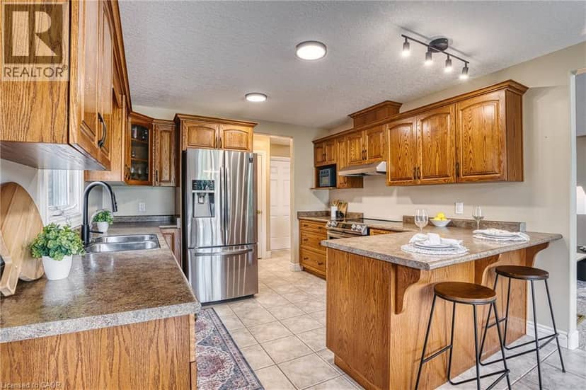 635 RIVERVIEW Drive — photo 13 of 40
