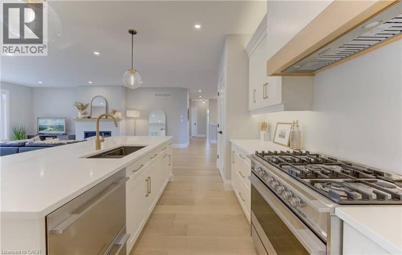 79 SUNSET HILLS Crescent — photo 13 of 40