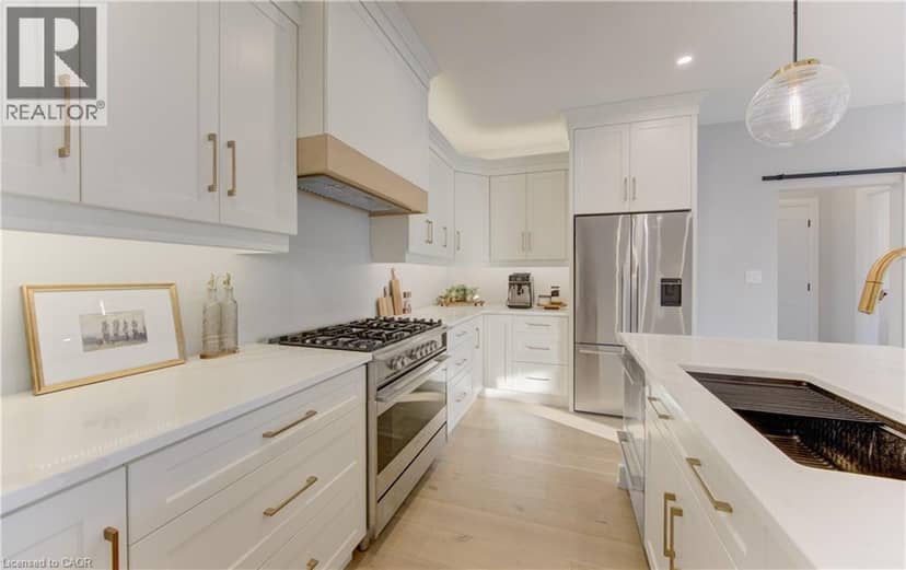 79 SUNSET HILLS Crescent — photo 11 of 40
