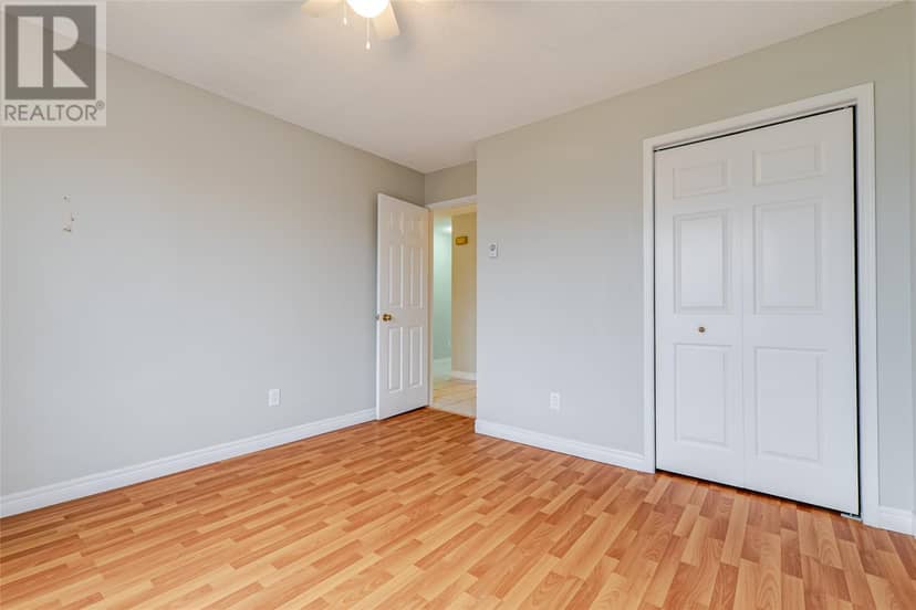 4 McGrath Crescent — photo 28 of 40