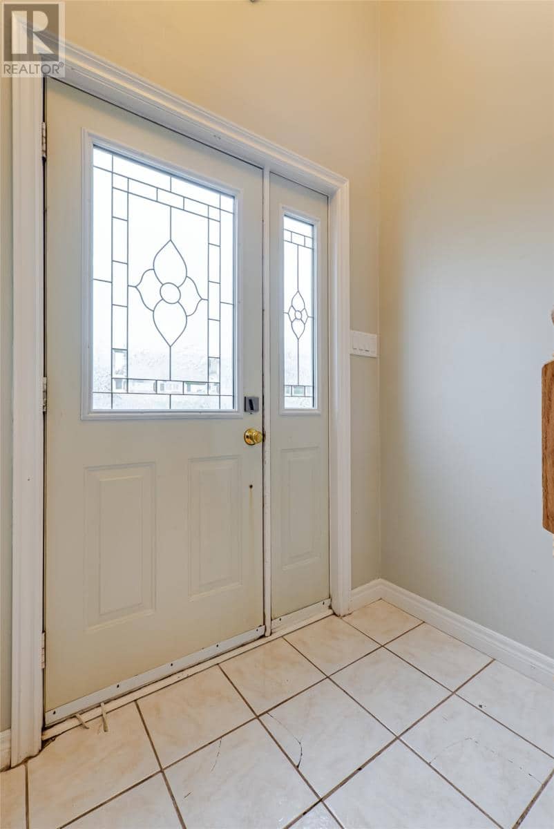 4 McGrath Crescent — photo 30 of 40