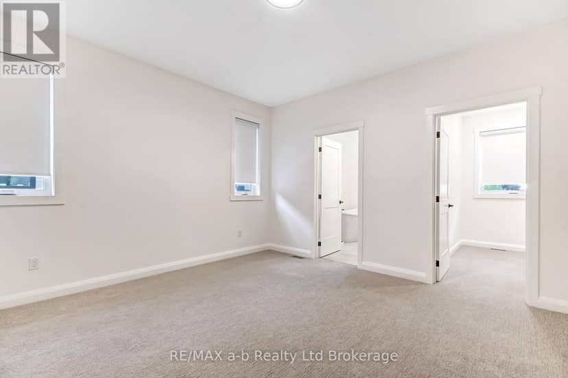 16 Cornwell Crescent — photo 14 of 34