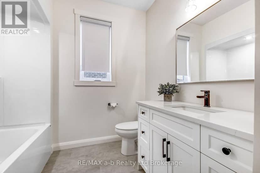 16 Cornwell Crescent — photo 20 of 34