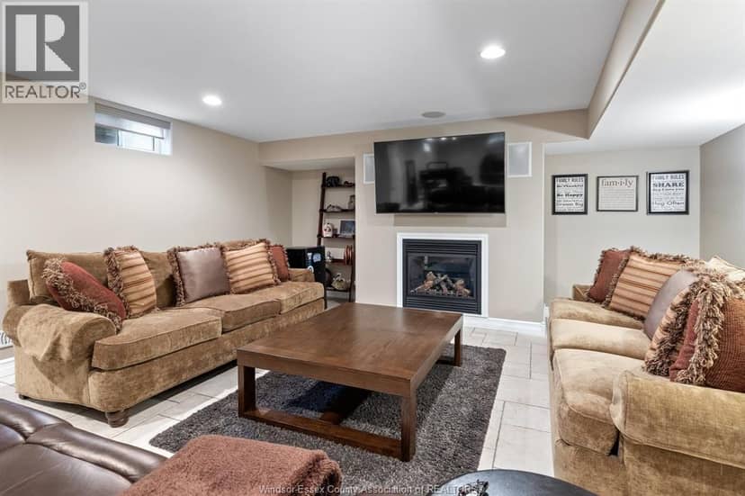 2105 Washington Boulevard — photo 31 of 36