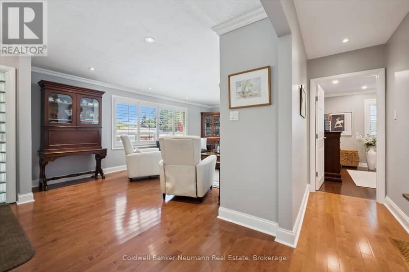 25 Bennett Avenue — photo 38 of 40