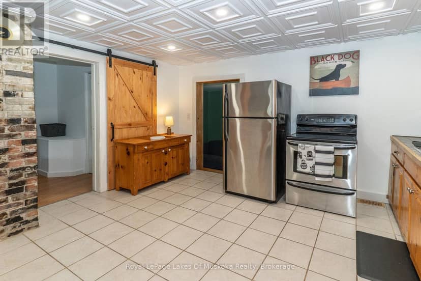 570 Pinedale Road — photo 10 of 32