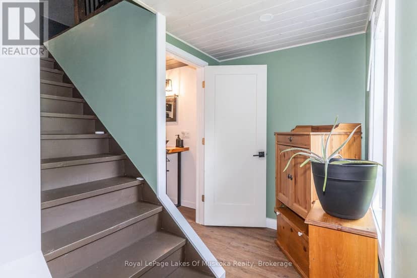 570 Pinedale Road — photo 12 of 32