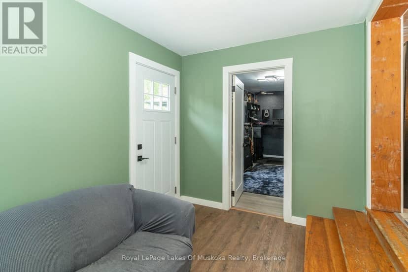 570 Pinedale Road — photo 18 of 32
