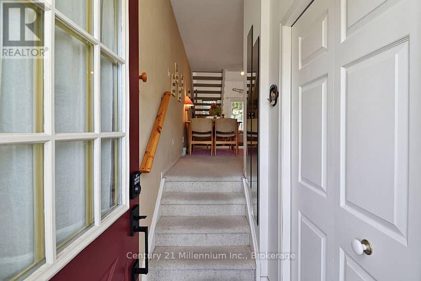 147 - 150 Victoria Street S — photo 12 of 39