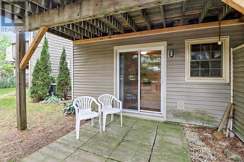147 - 150 Victoria Street S — photo 28 of 39